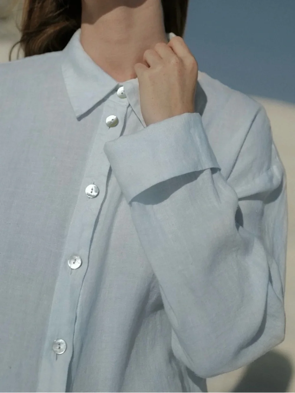 Soft Linen Set with Shell Buttons - Picture 15 of 16